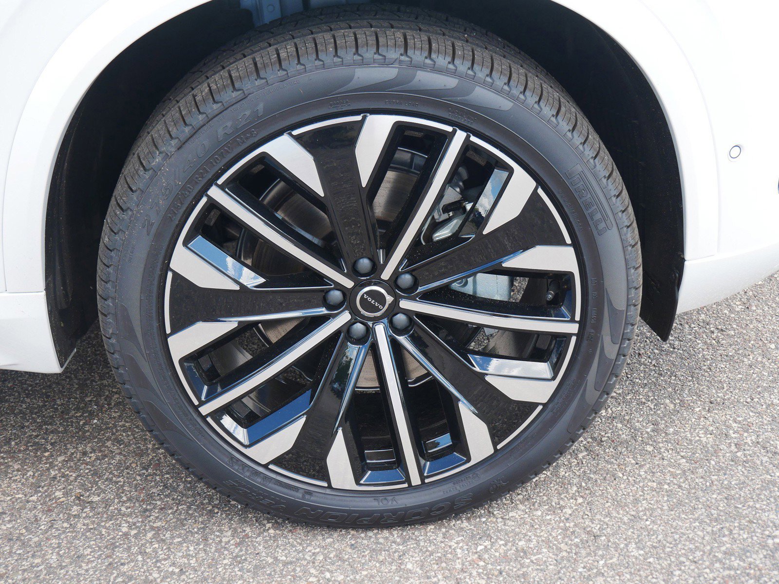 New 2026 Volvo XC90 B6 Ultra image 4