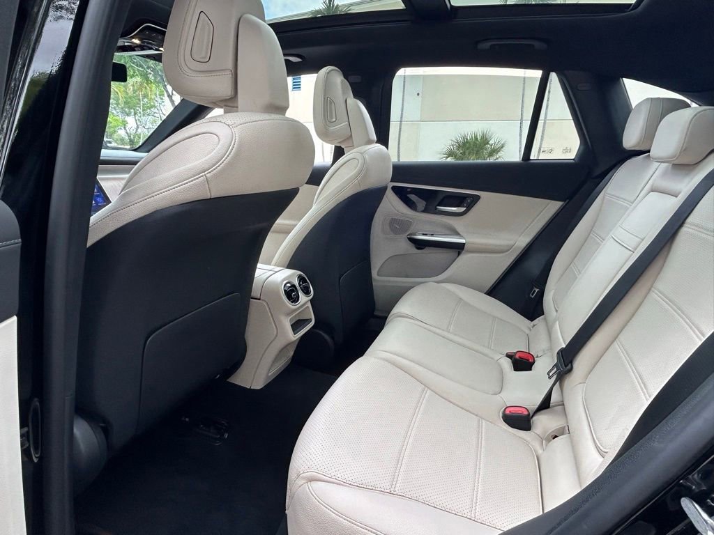 Used 2024 Mercedes-Benz GLC 300 4MATIC image 49
