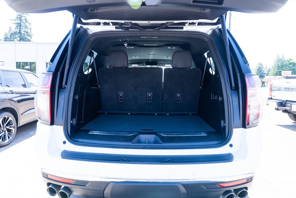 Used 2023 Chevrolet Suburban Premier AWD/4WD image 7