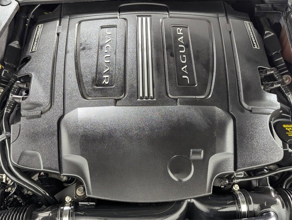 Used 2016 Jaguar XJ R-Sport image 10
