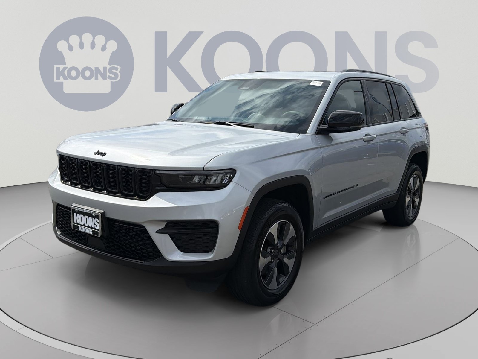 Used 2023 Jeep Grand Cherokee Altitude AWD/4WD image 1