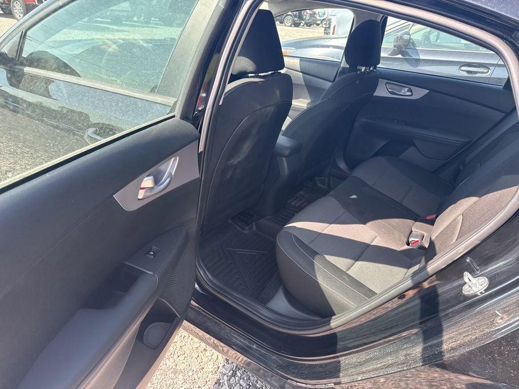 Used 2024 Kia Forte LXS image 2