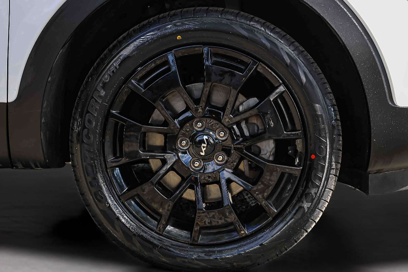 Certified 2022 Kia Telluride SX w/ Nightfall Edition Package AWD/4WD image 30