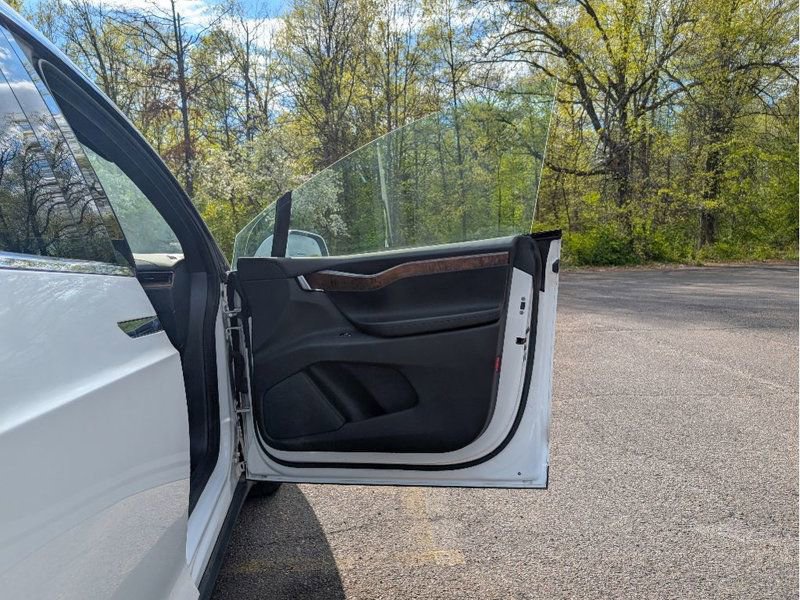 Used 2020 Tesla Model X Long Range image 14