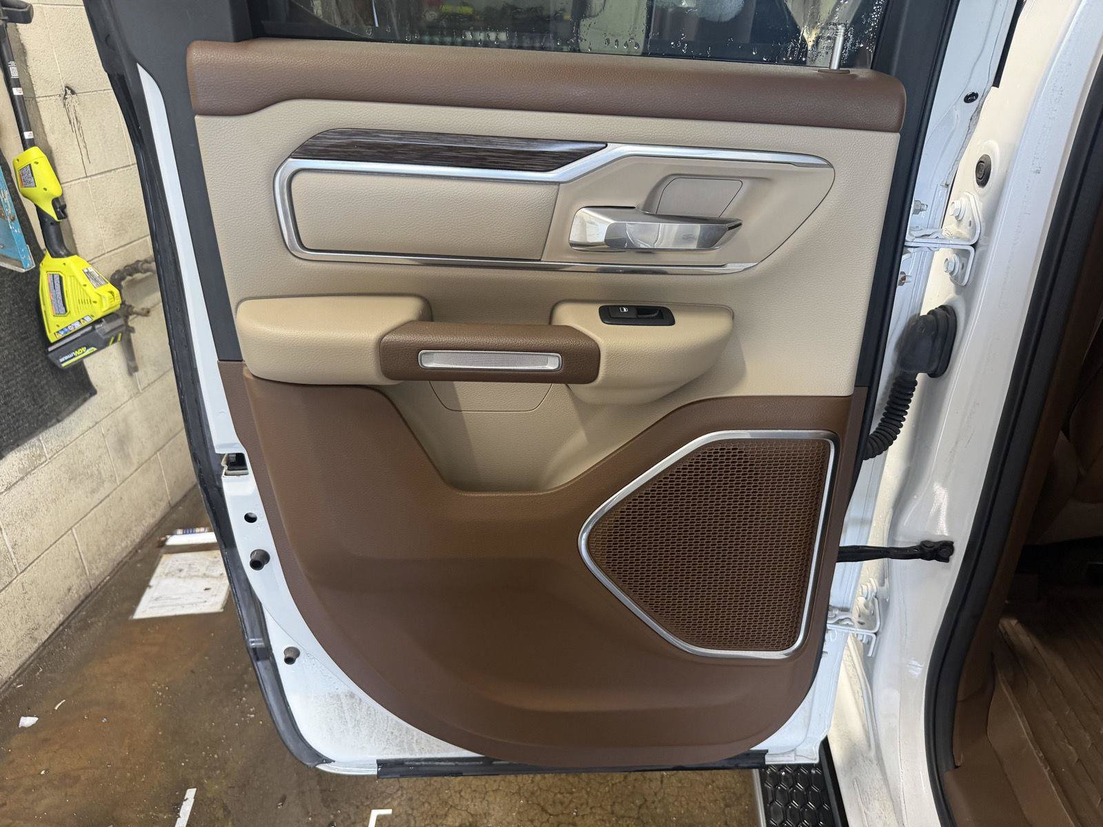 Used 2020 RAM 1500 Laramie RWD image 15