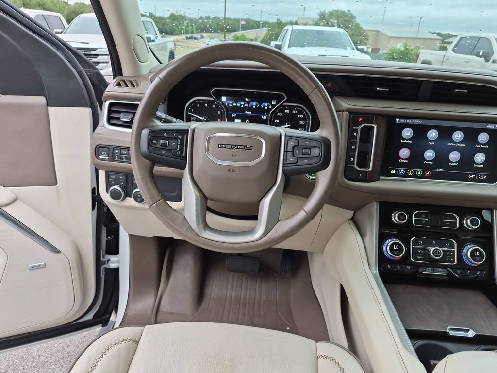 Used 2021 GMC Yukon XL Denali w/ Denali Premium Package AWD/4WD image 32
