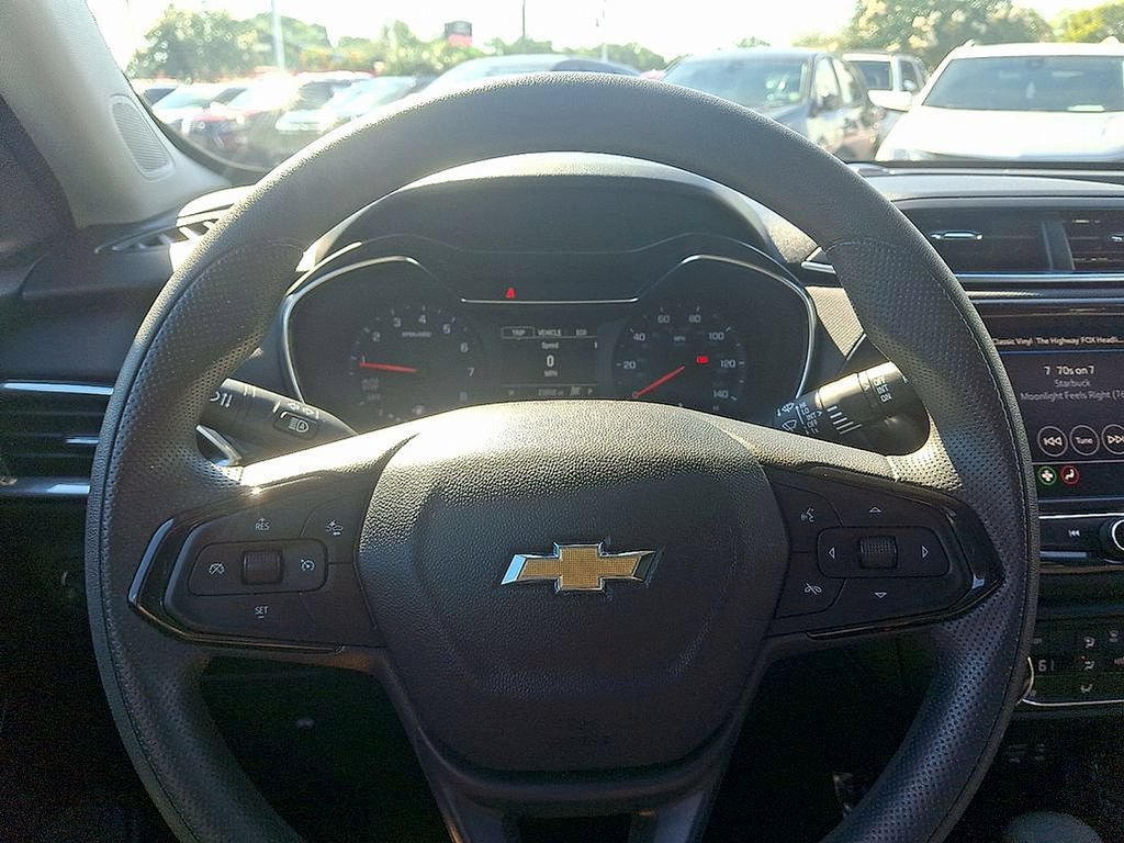 Used 2023 Chevrolet TrailBlazer LT w/ Convenience Package FWD image 17