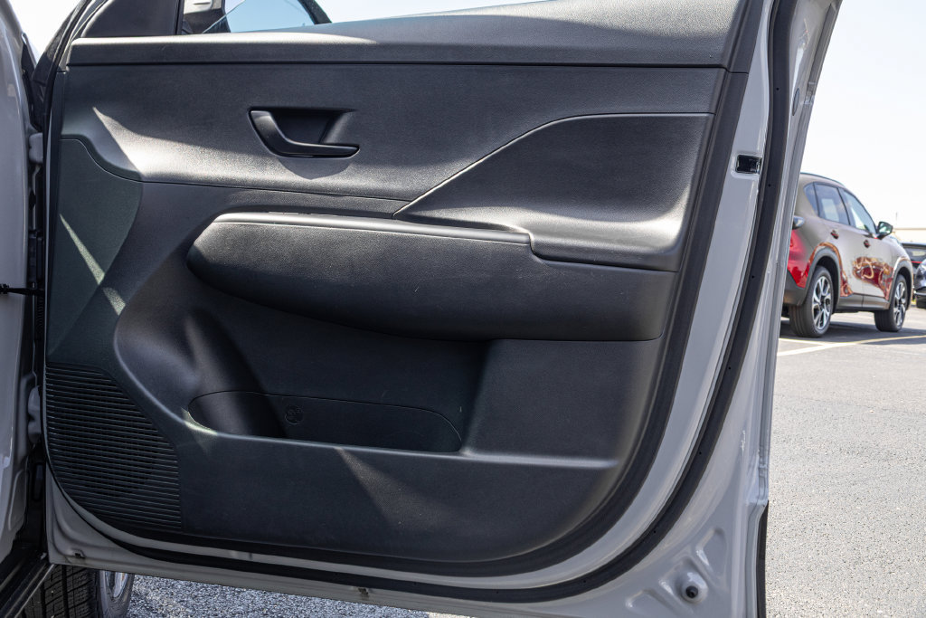 Certified 2025 Hyundai Kona SEL AWD/4WD image 32