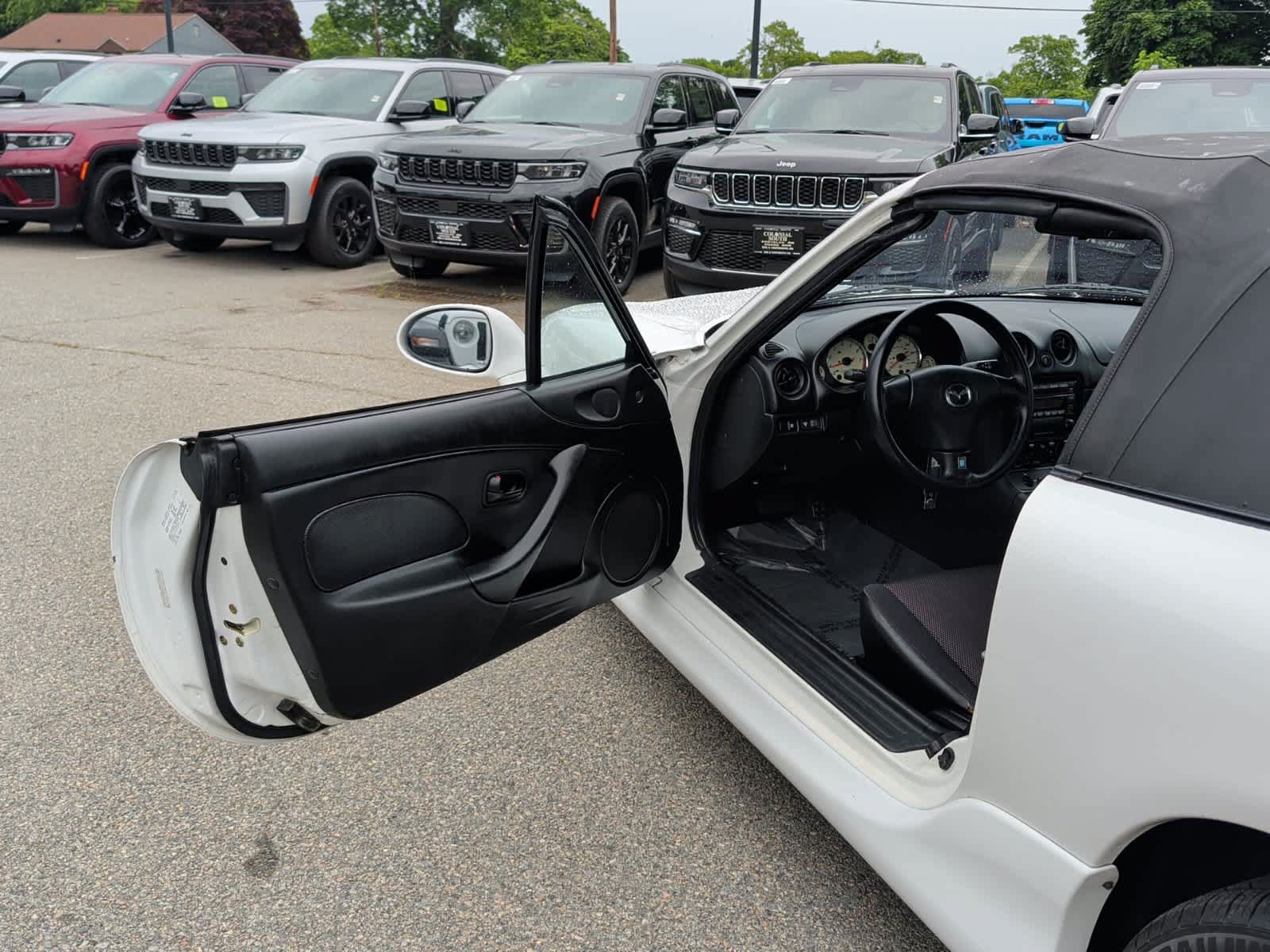Used 2001 MAZDA MX-5 Miata RWD image 12