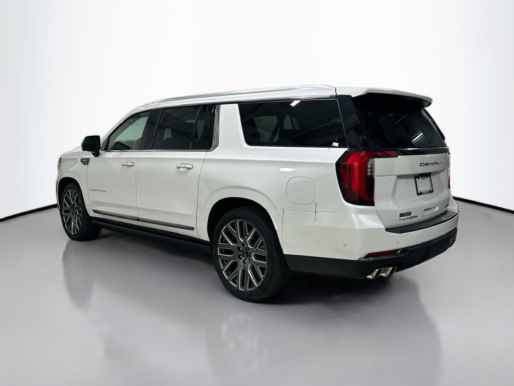 Used 2025 GMC Yukon XL Denali Ultimate AWD/4WD image 3