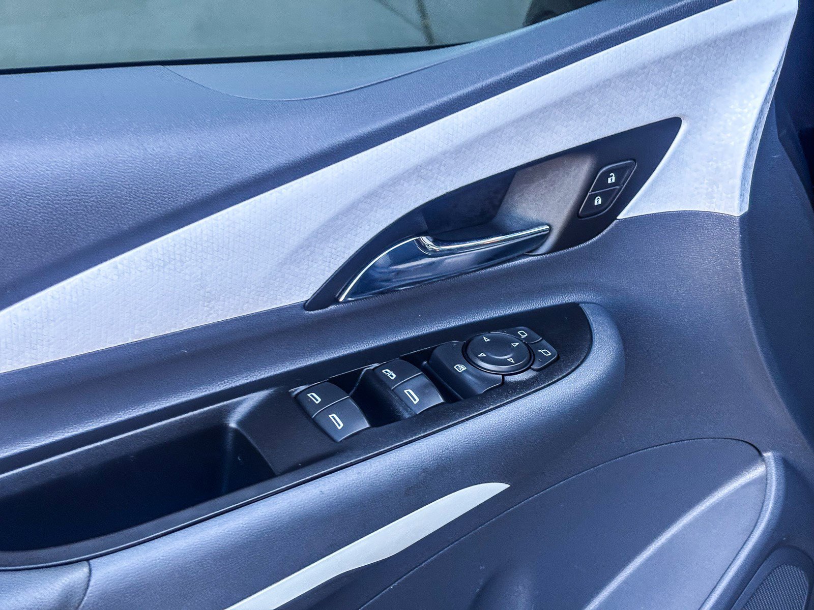 Used 2021 Chevrolet Bolt LT image 22