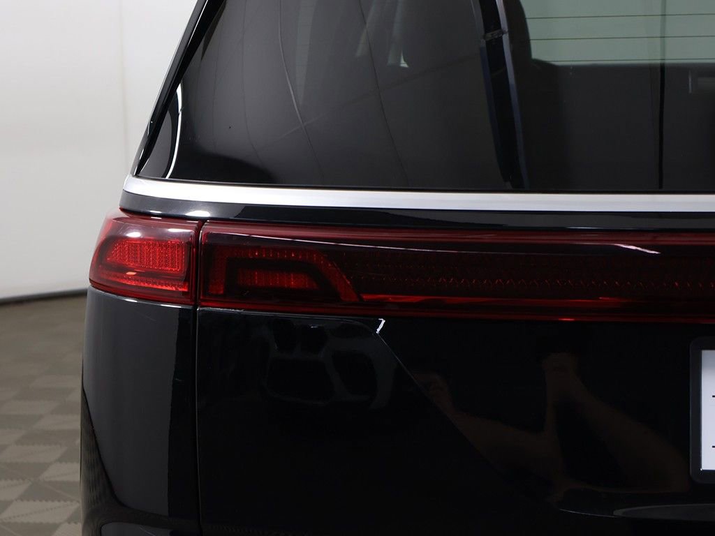 Used 2023 Kia Carnival EX FWD image 15
