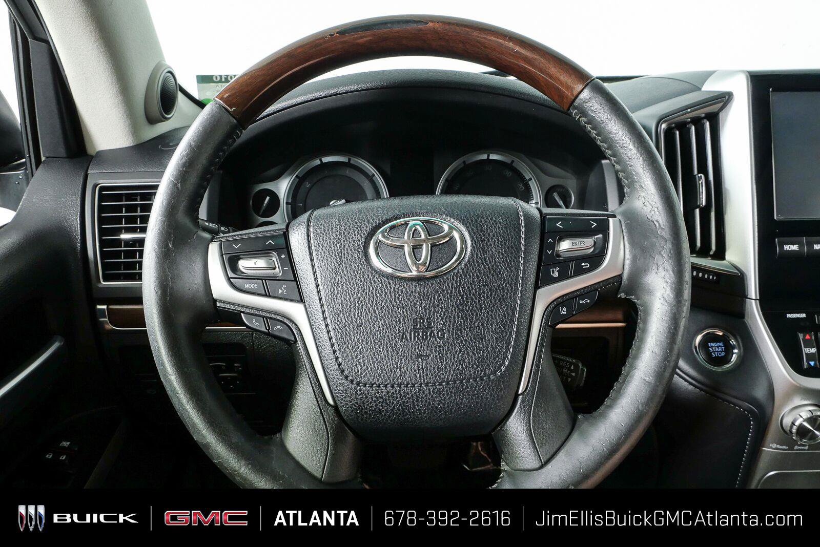 Used 2017 Toyota Land Cruiser AWD/4WD image 10