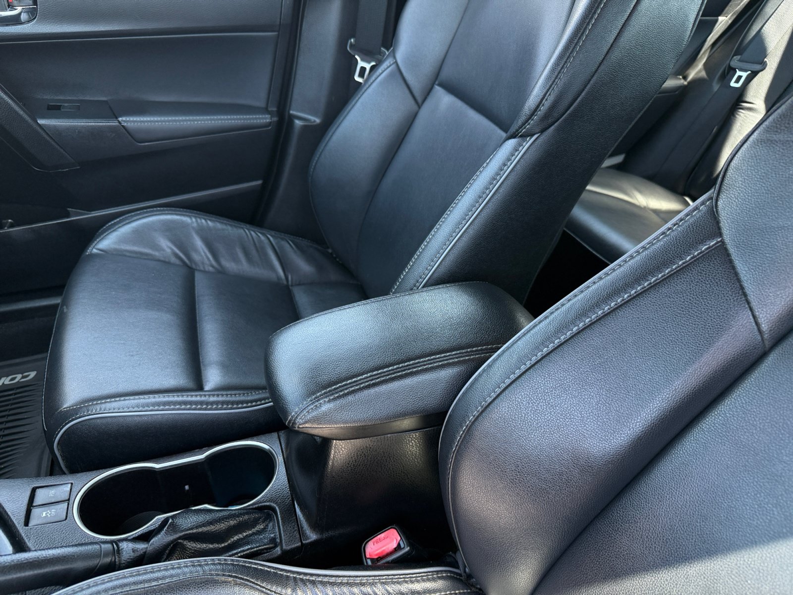 Used 2016 Toyota Corolla S Premium FWD image 14