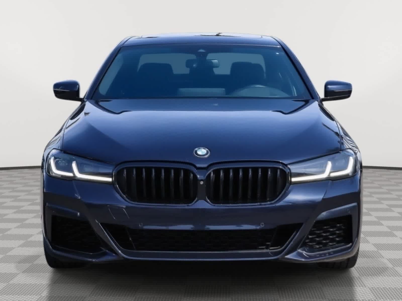 Used 2021 BMW 540i w/ Executive Package RWD image 2