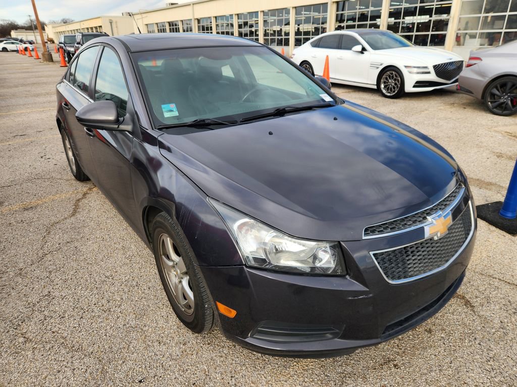 Used 2011 Chevrolet Cruze LT image 2