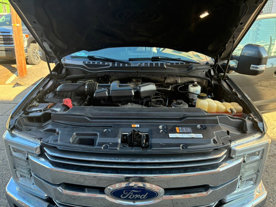 Used 2018 Ford F250 Lariat w/ Lariat Ultimate Package image 18