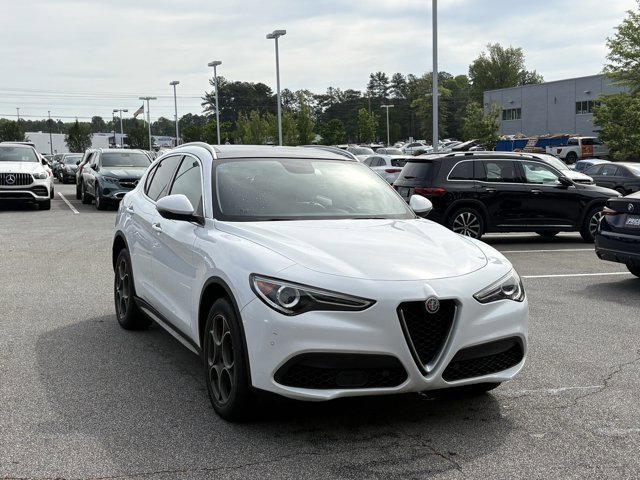 Used 2018 Alfa Romeo Stelvio Ti image 3