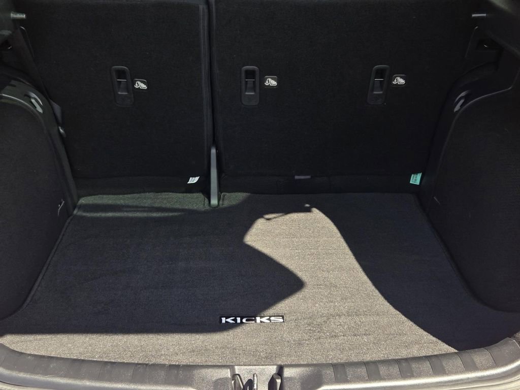 Used 2024 Nissan Kicks S image 9