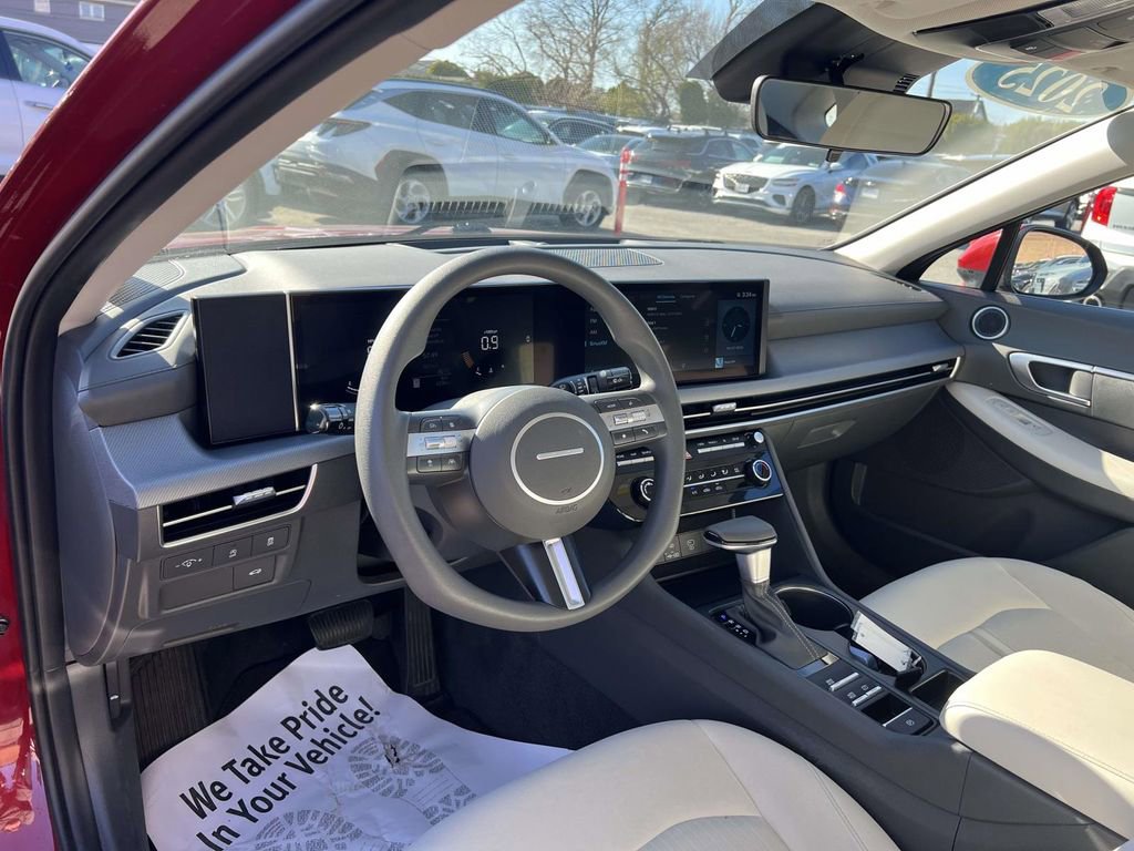Certified 2025 Hyundai Sonata SE image 19