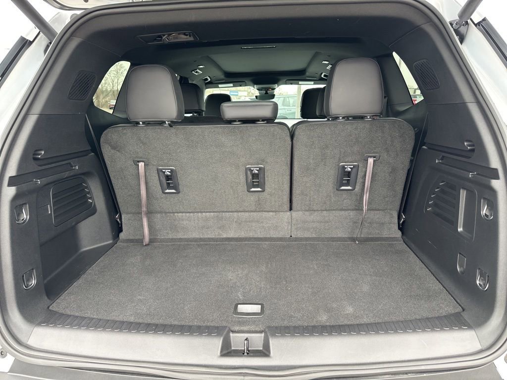 Used 2024 GMC Acadia AT4 w/ Super Cruise Package image 9