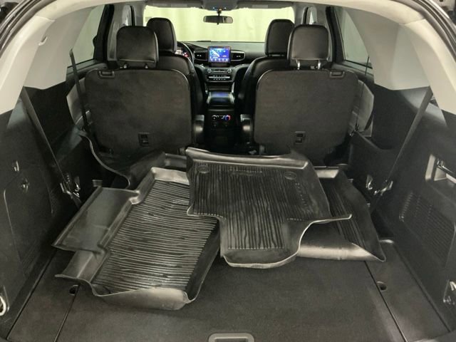 Used 2024 Ford Explorer XLT w/ Equipment Group 202A RWD image 17