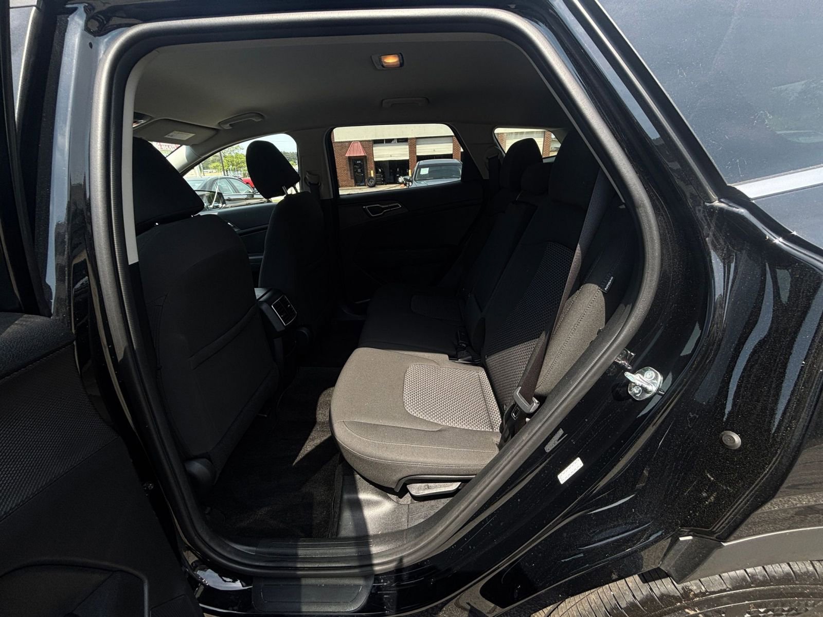 Used 2025 Kia Sportage LX image 25