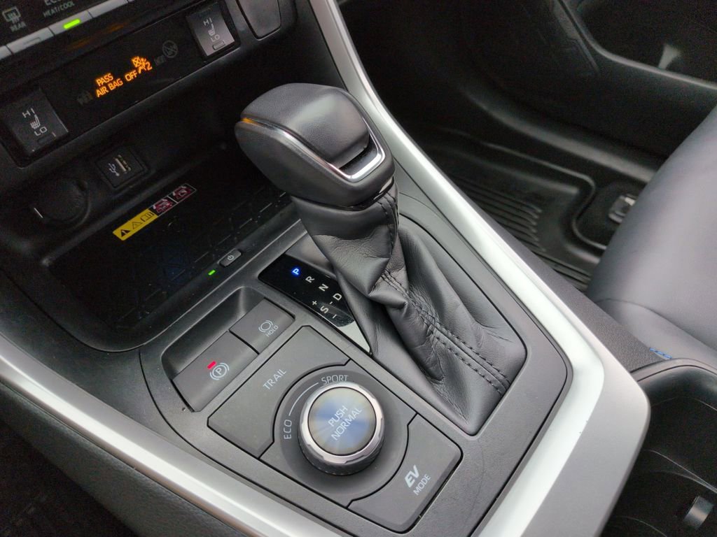 Used 2024 Toyota RAV4 XSE w/ Advanced Technology Package image 24