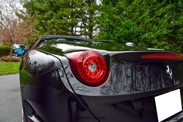 Used 2016 Ferrari California T image 62