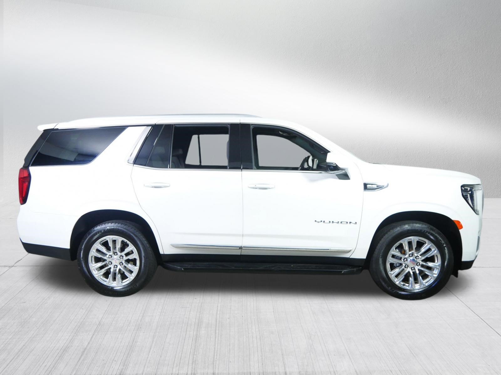 Used 2023 GMC Yukon SLT w/ SLT Premium Package AWD/4WD image 8