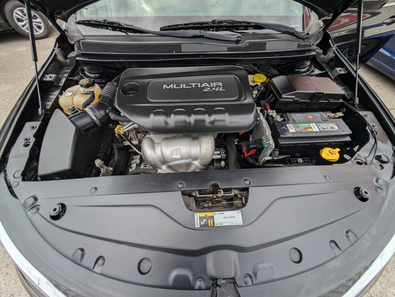Used 2017 Chrysler 200 Limited Platinum FWD image 10