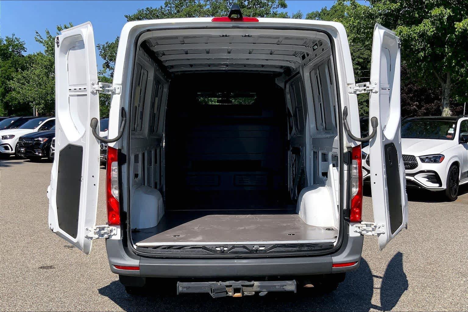 Used 2022 Mercedes-Benz Sprinter 2500 image 36