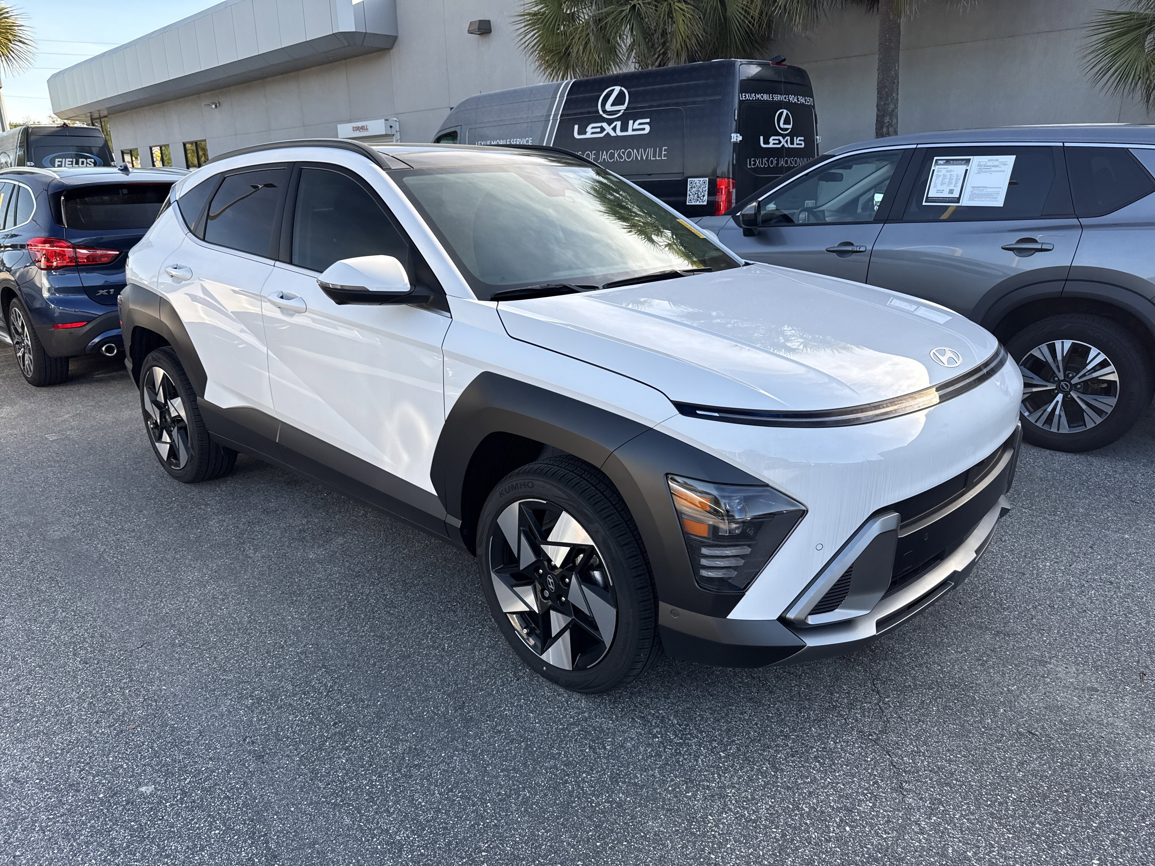 Used 2024 Hyundai Kona Limited AWD/4WD image 2
