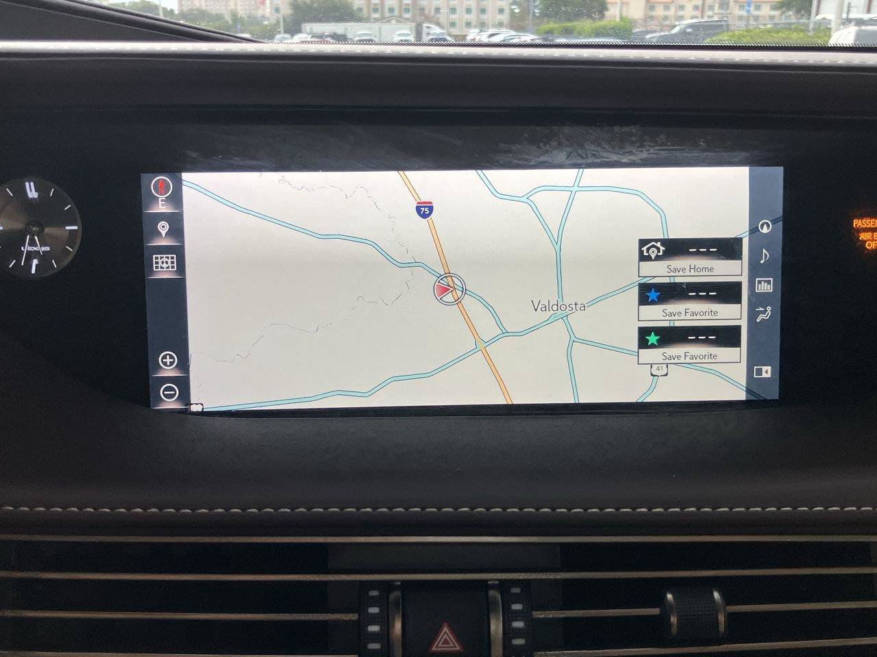 Used 2018 Lexus LS 500h w/ Luxury Package RWD image 21