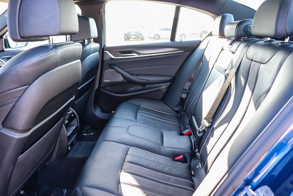Used 2023 BMW M550i xDrive AWD/4WD image 23