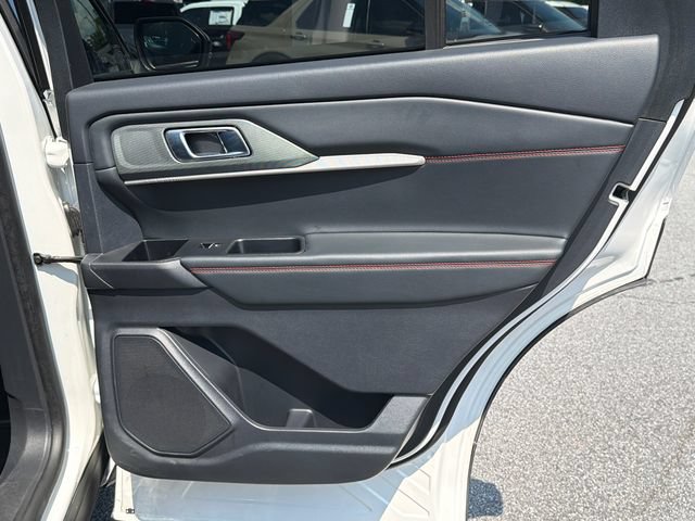 Used 2025 Ford Explorer ST-Line AWD/4WD image 18