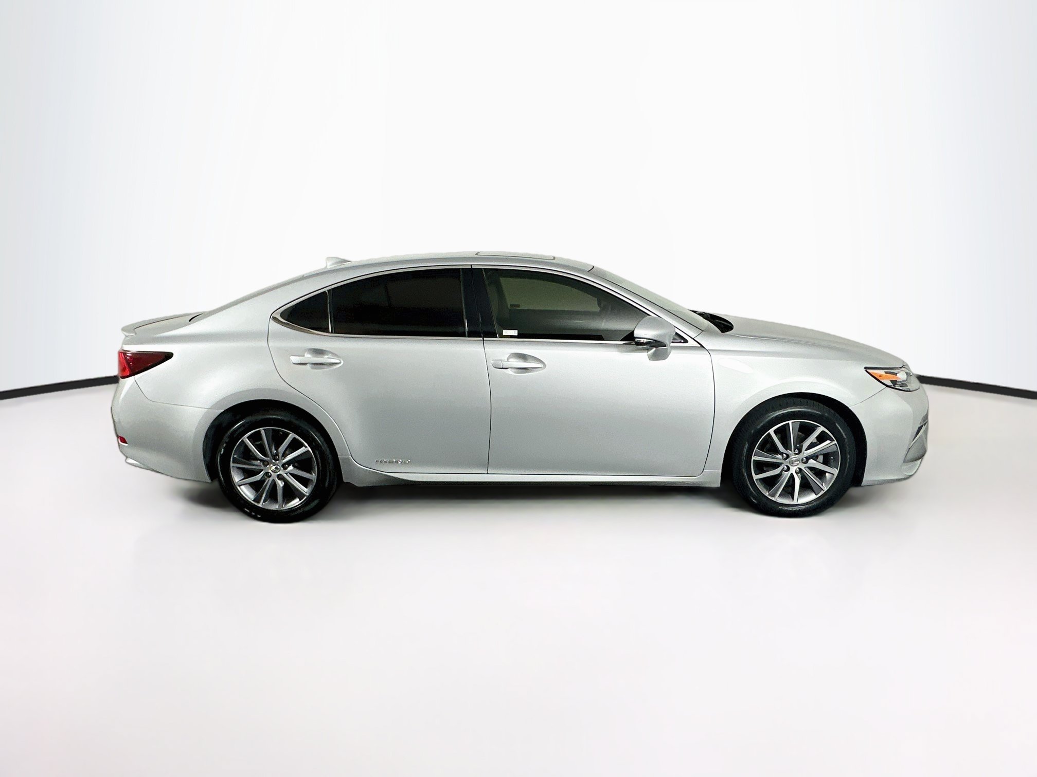 Used 2018 Lexus ES 300h w/ Navigation Package FWD image 10