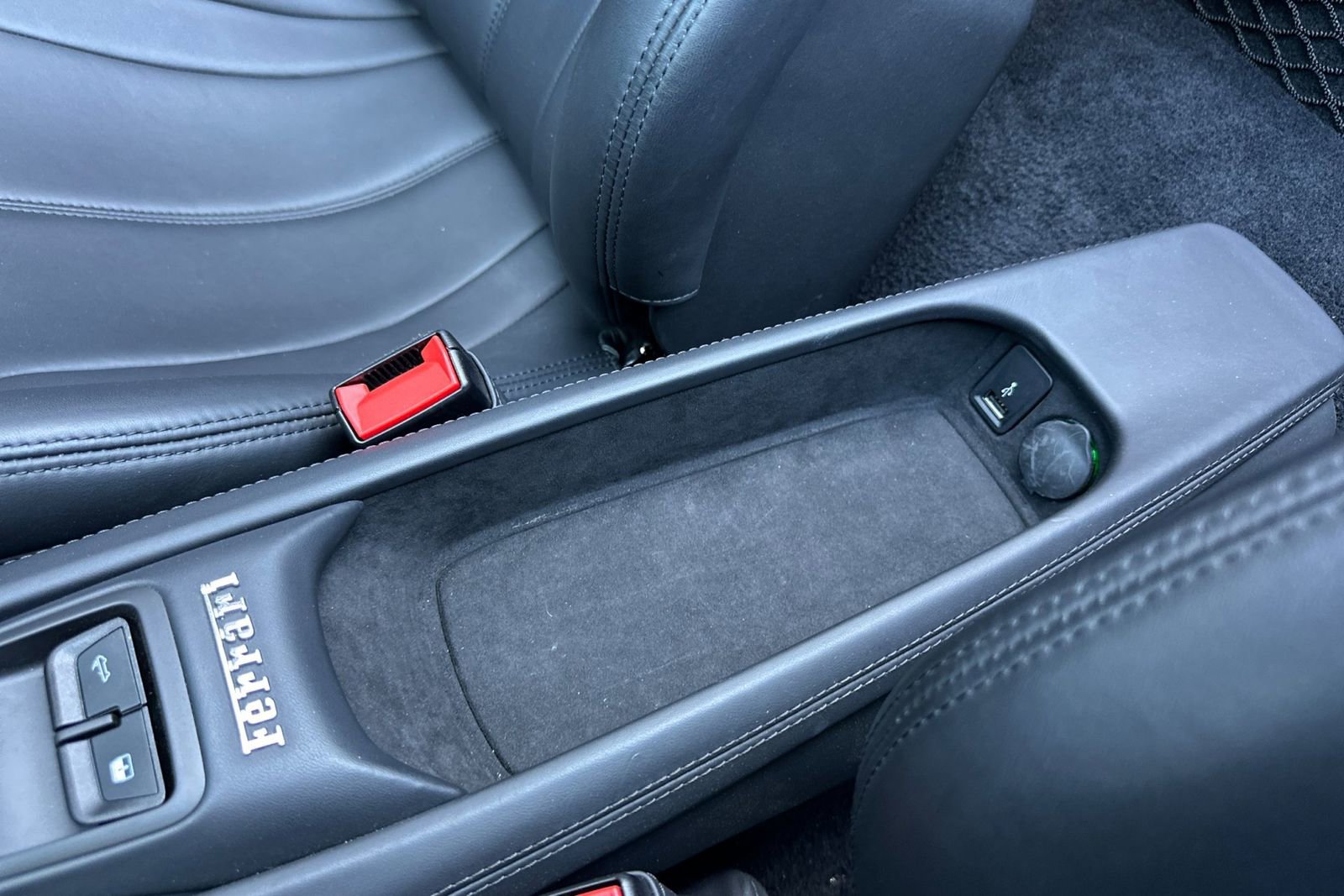 Used 2022 Ferrari F8 Tributo image 26