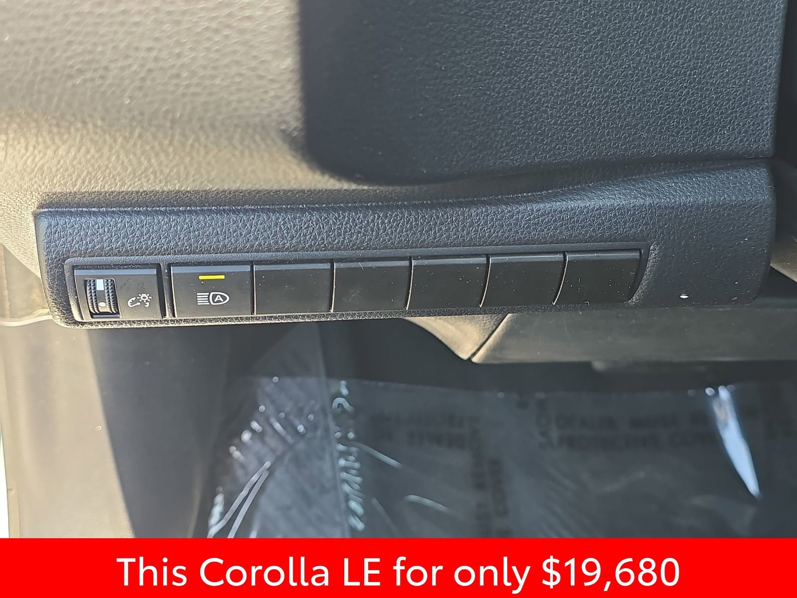 Used 2024 Toyota Corolla LE FWD image 31