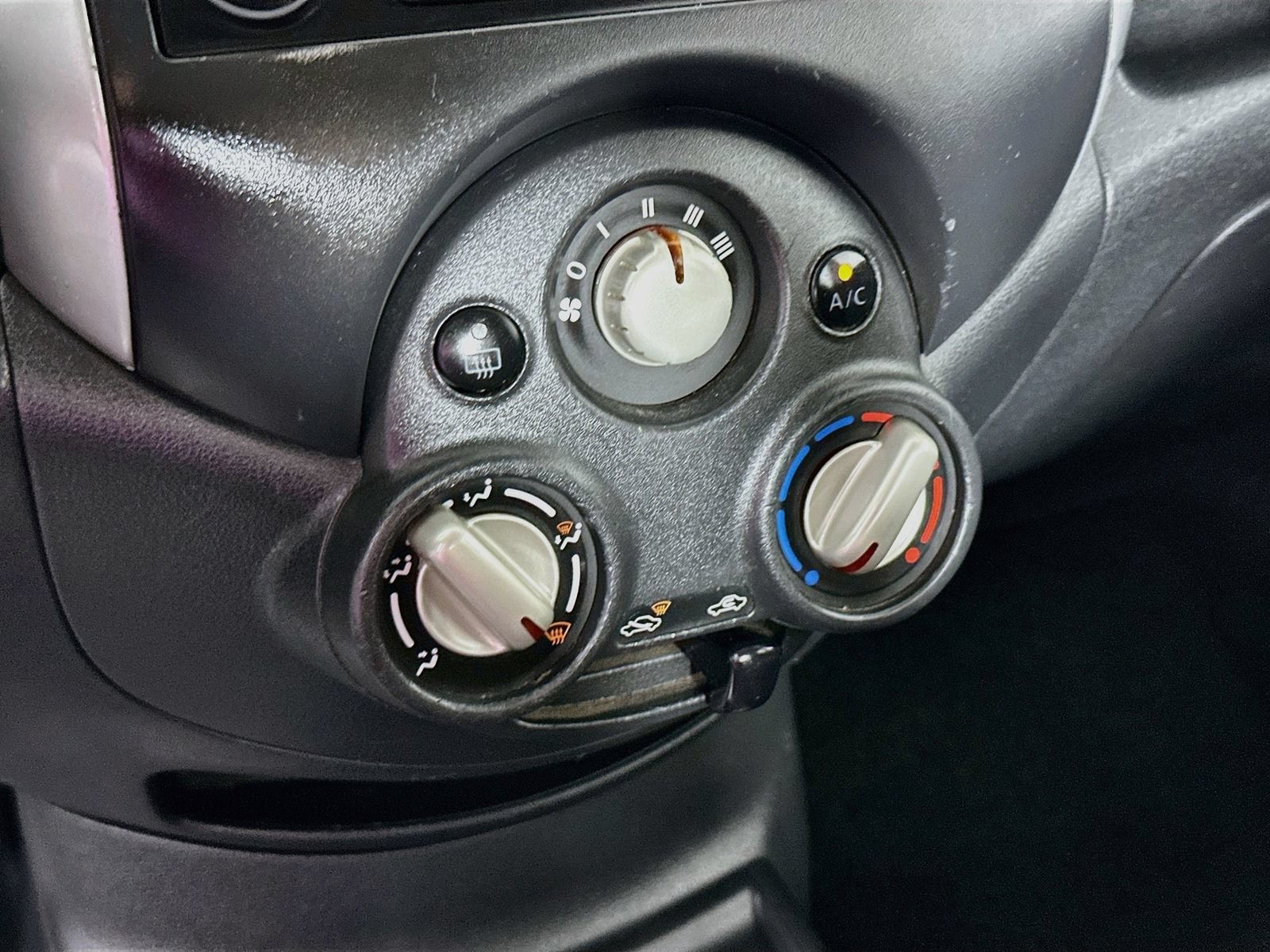 Used 2014 Nissan Versa Note S FWD image 14