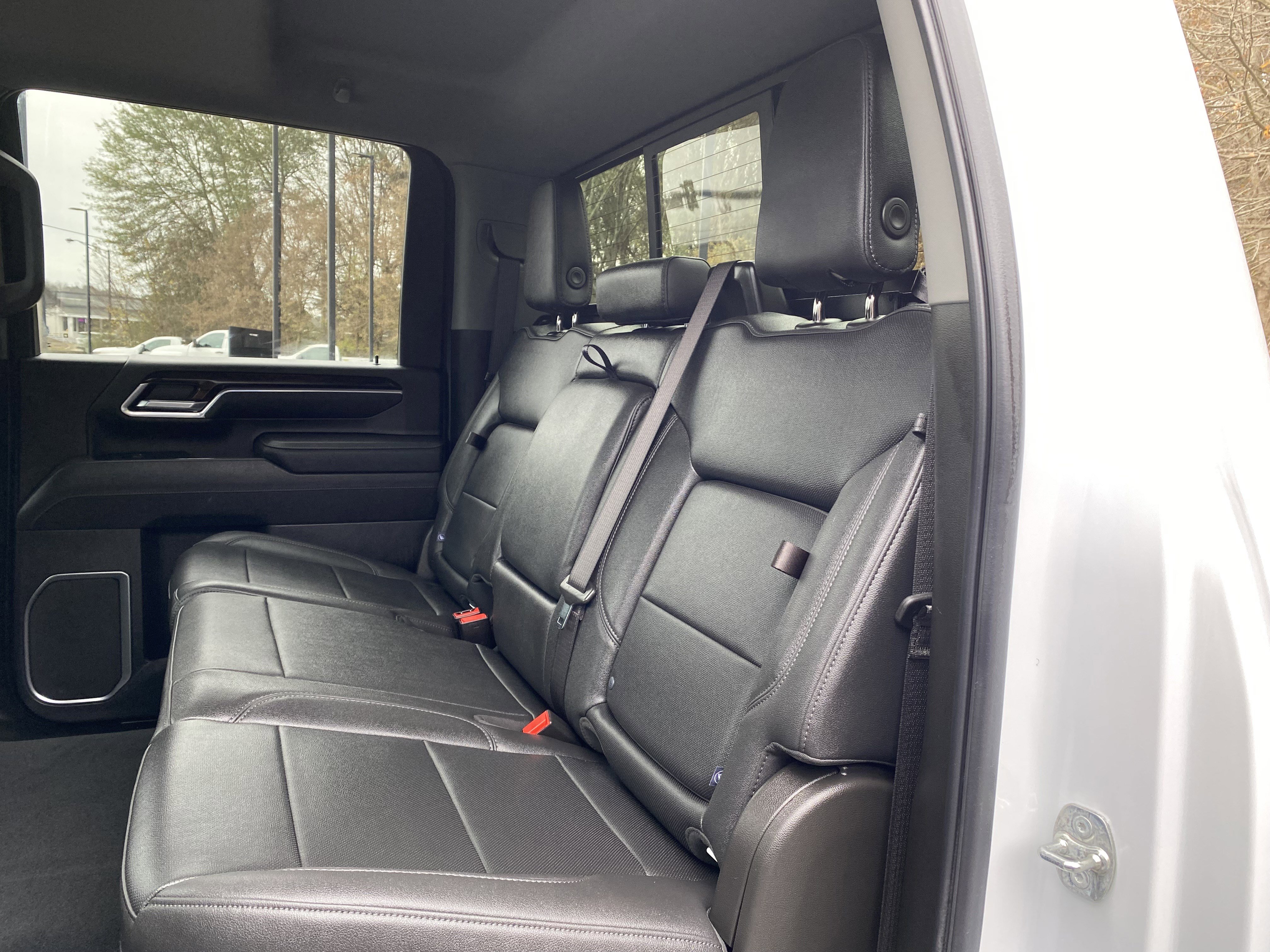 Used 2025 GMC Sierra 2500 SLT image 40