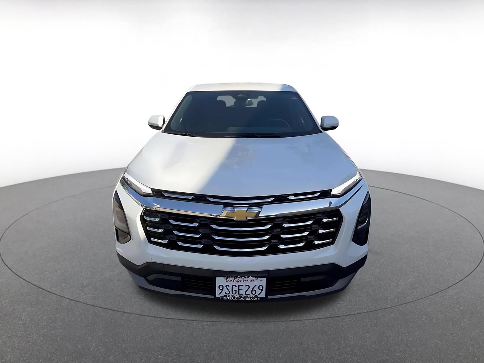 Used 2025 Chevrolet Equinox LT AWD/4WD image 4