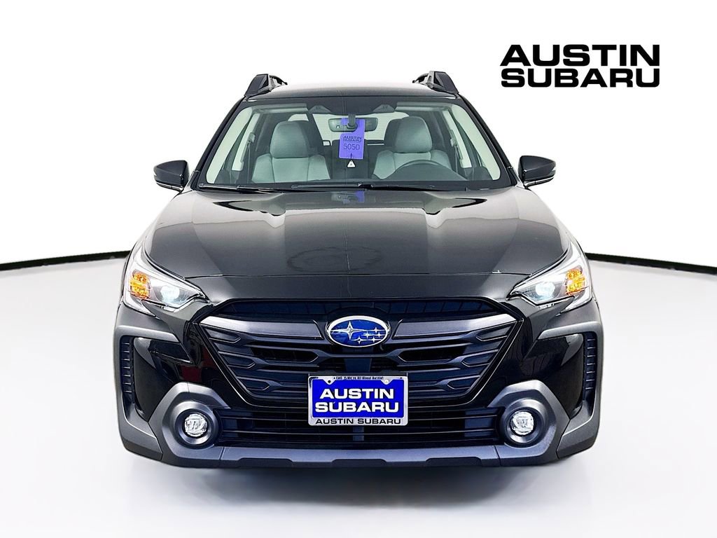 Used 2025 Subaru Outback Premium image 3