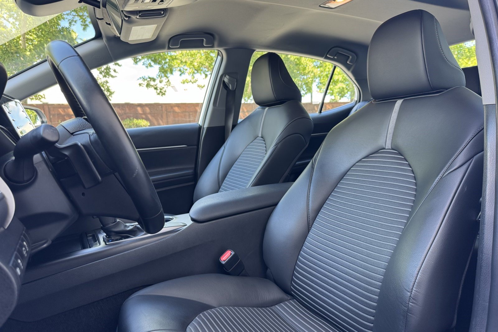 Used 2023 Toyota Camry SE FWD image 5
