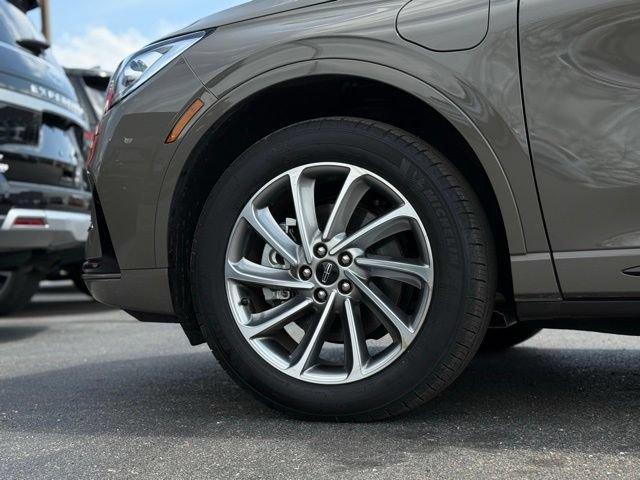 Used 2025 Lincoln Corsair Grand Touring w/ Towing Package AWD/4WD image 48