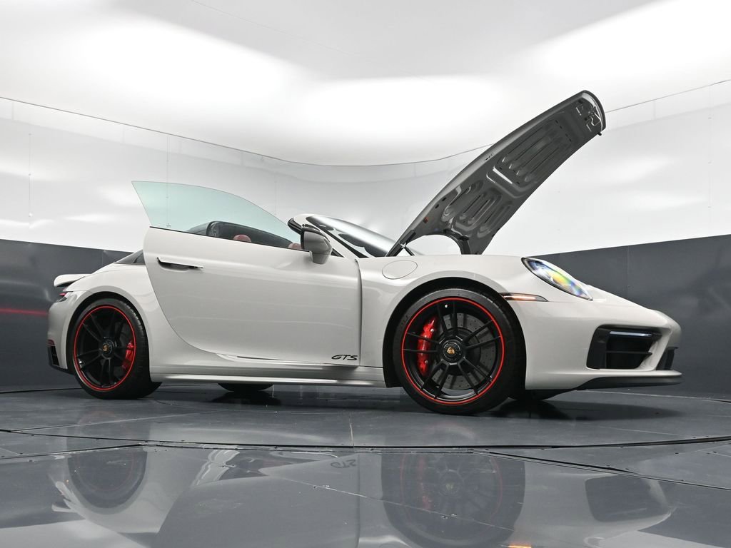 Certified 2024 Porsche 911 Targa 4 GTS AWD/4WD image 32