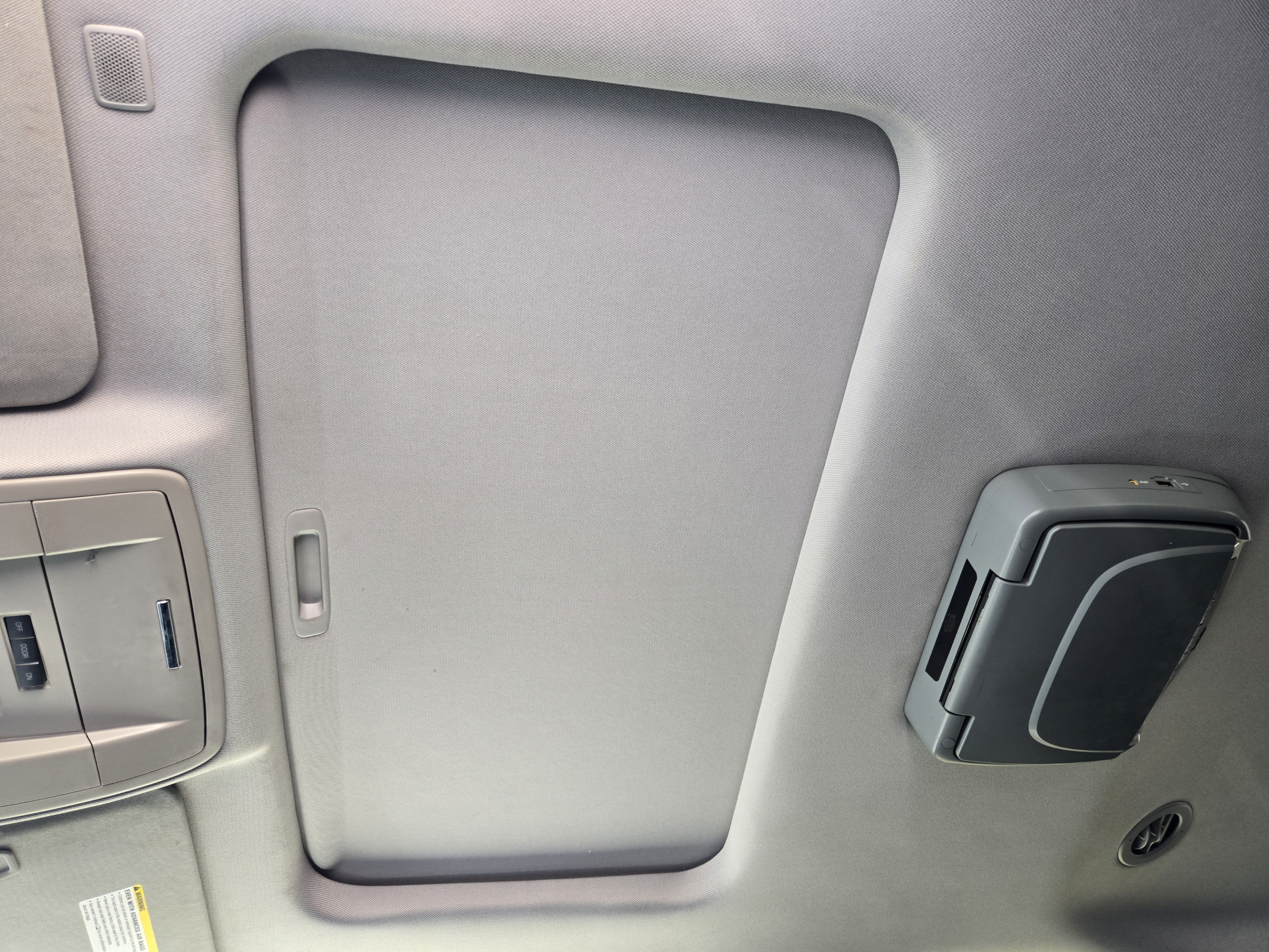 Used 2017 Chevrolet Suburban Premier RWD image 21
