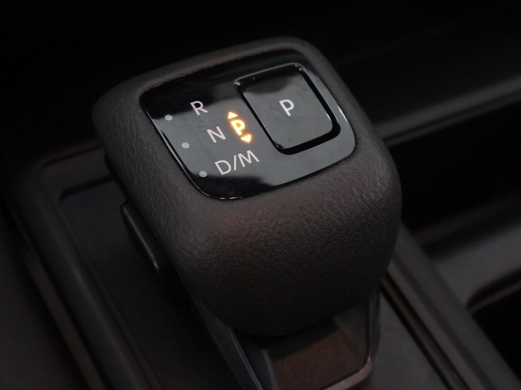 Used 2024 Nissan Pathfinder S image 45