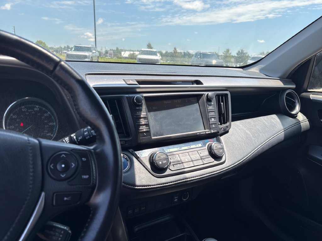 Used 2016 Toyota RAV4 XLE w/ Convenience Package AWD/4WD image 19