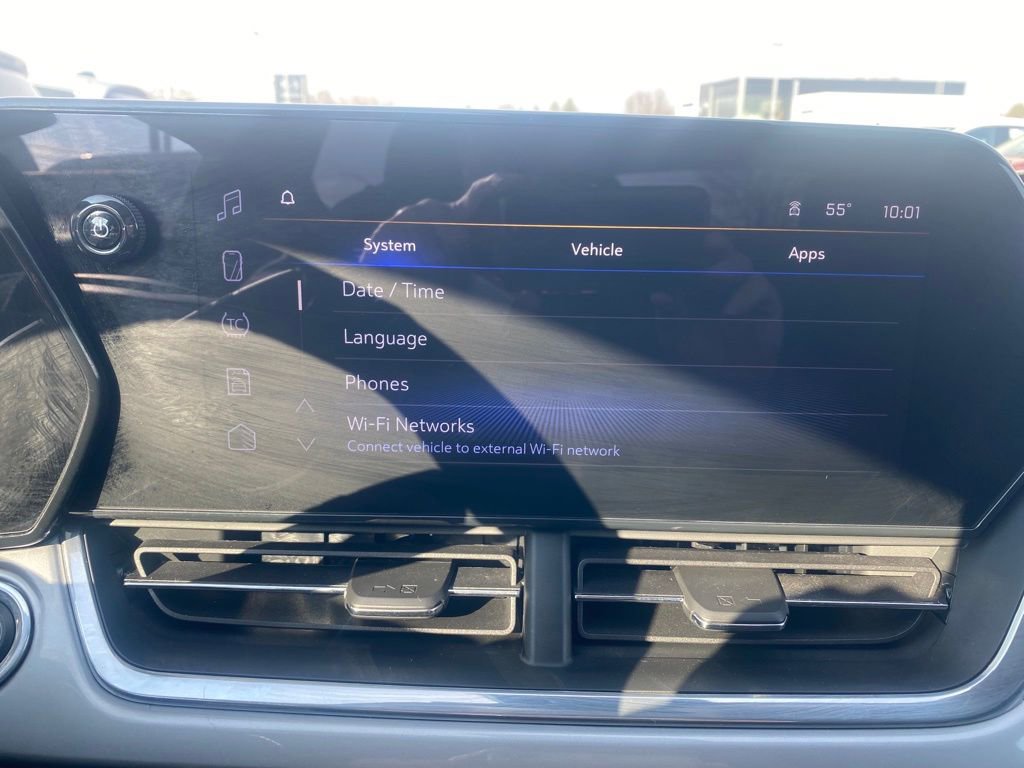 Used 2024 Chevrolet Trax LT w/ Sunroof Package image 11